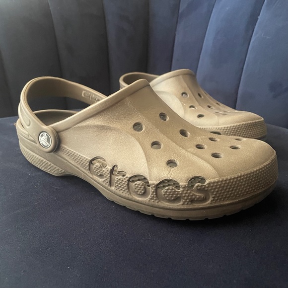 W 10 M 8 Crocs - Picture 6 of 6